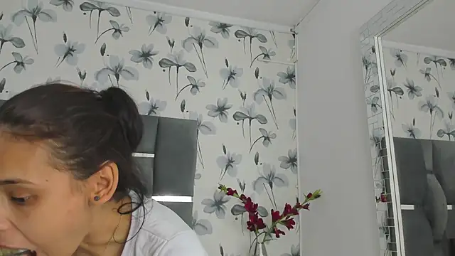 Snapshot of Ehotloveaxxx chatting on 21, 10, 2025 Ehotloveaxxx online show from 21, 10, 2025