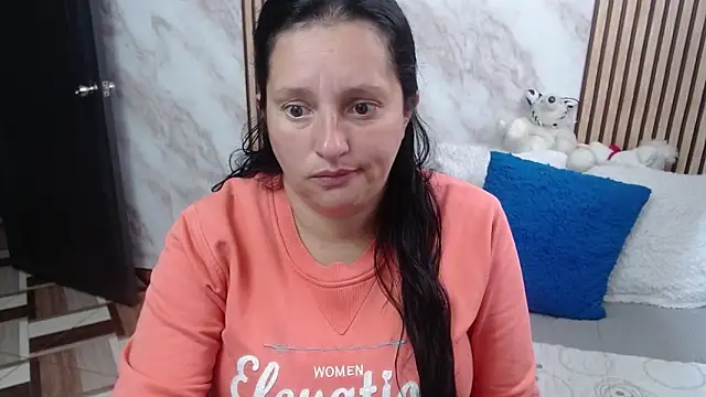 CristialJones  online show from 10, 9, 2025