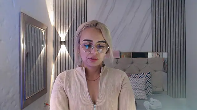 Snapshot of ashley__tylor chatting on 6, 2, 2026 ashley tylor online show from 6, 2, 2026