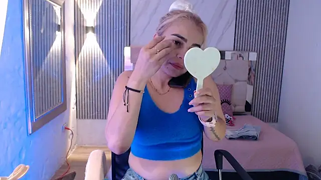 Snapshot of ashley__tylor chatting on 28, 2, 2026 ashley tylor online show from 28, 2, 2026