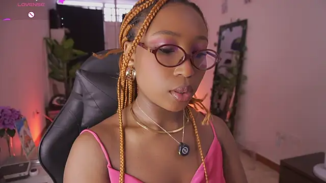 EmmaSanzz  online show from 16, 3, 2026