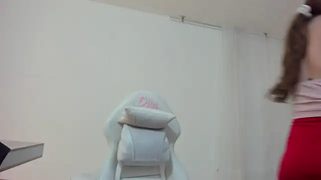 Carolina hernandez22 online show from 28, 10, 2025