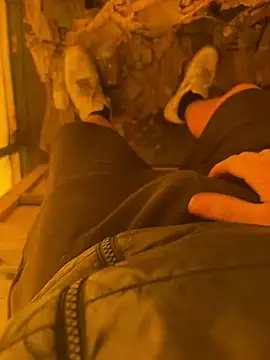 Snapshot of cussy007 chatting on 12, 3, 2025 cussy007 online show from 12, 3, 2025