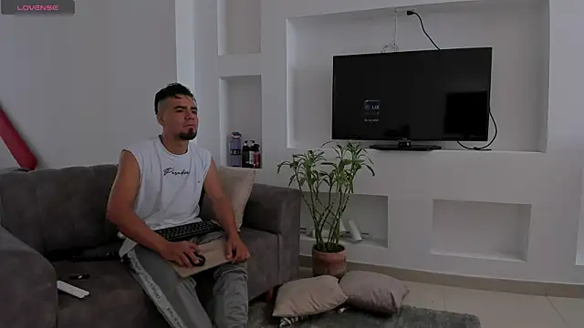 PittAndLunaa online show from 12, 4, 2026