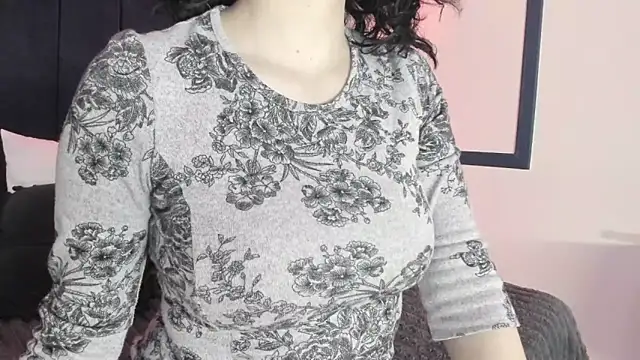 Adeelinee online show from 11, 12, 2024