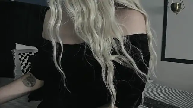 Adeelinee online show from 10, 2, 2025