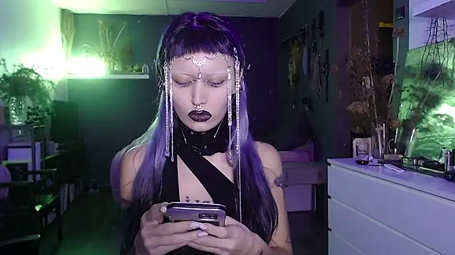 Snapshot of god_x_girl chatting on 17, 12, 2024 god x girl online show from 17, 12, 2024