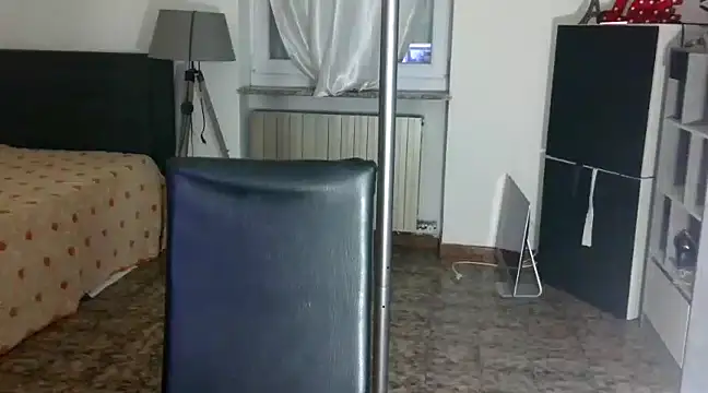 Snapshot of danasantoreal chatting on 2, 1, 2025 danasantoreal online show from 2, 1, 2025