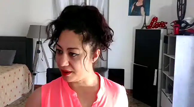 Snapshot of danasantoreal chatting on 17, 1, 2025 danasantoreal online show from 17, 1, 2025