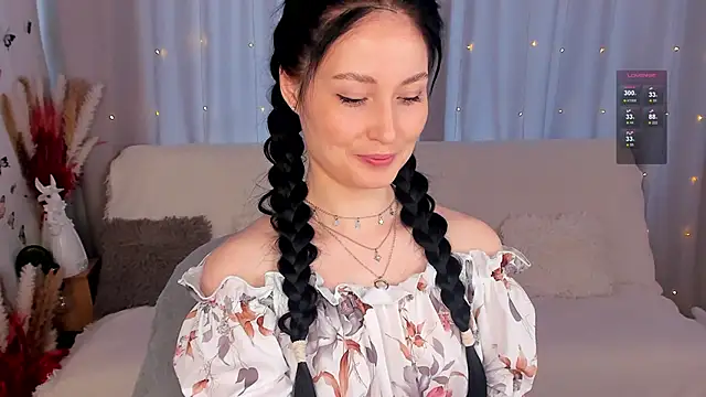 LisaMooore online show from 14, 2, 2025