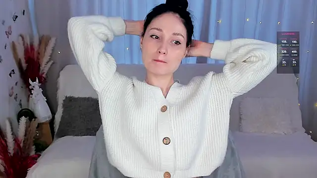 LisaMooore online show from 25, 2, 2025