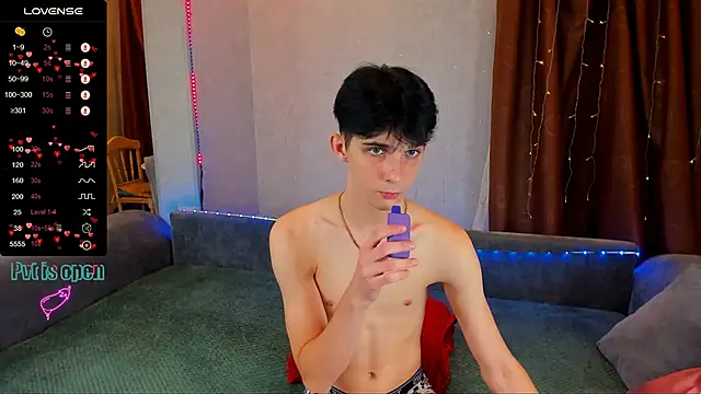 Aaron Boom online show from 10, 10, 2025