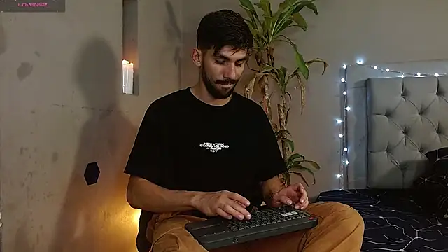 Mr WhiteCock online show from 17, 2, 2025