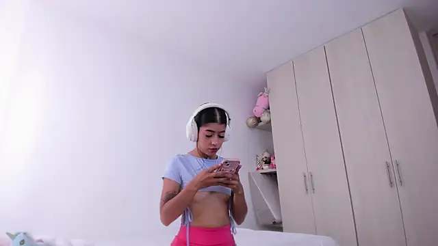 analia collins online show from 19, 9, 2025