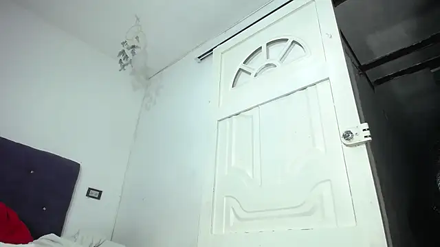Squirter pussybomb online show from 16, 5, 2026