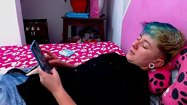 tomboyblue online show from 20, 10, 2025