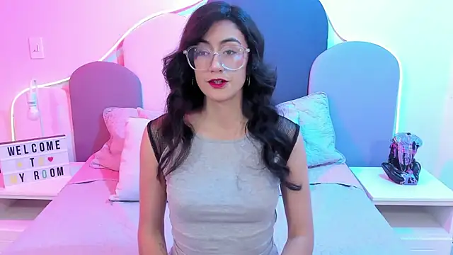 Snapshot of SophieGomez22 chatting on 28, 1, 2025 SophieGomez22 online show from 28, 1, 2025