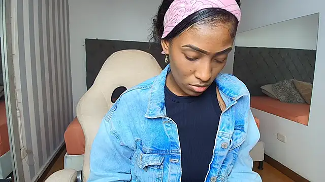 rebeca cortez  online show from 28, 1, 2025