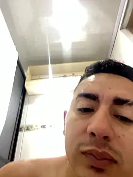 DanielGomez9 online show from 8, 12, 2024