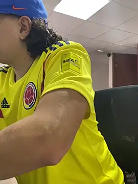 DanielGomez9 online show from 4, 4, 2026