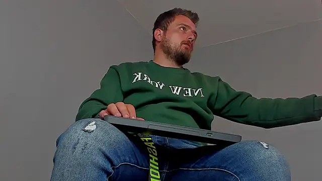 Snapshot of Master_Mark_Wayne chatting on 3, 11, 2025 Master Mark Wayne online show from 3, 11, 2025