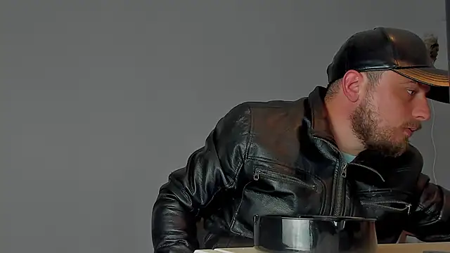 Snapshot of Master_Mark_Wayne chatting on 6, 11, 2025 Master Mark Wayne online show from 6, 11, 2025