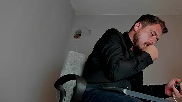 Snapshot of Master_Mark_Wayne chatting on 14, 11, 2025 Master Mark Wayne online show from 14, 11, 2025