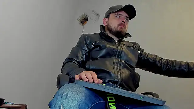 Snapshot of Master_Mark_Wayne chatting on 19, 11, 2025 Master Mark Wayne online show from 19, 11, 2025