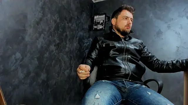 Snapshot of Master_Mark_Wayne chatting on 19, 12, 2025 Master Mark Wayne online show from 19, 12, 2025