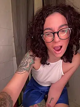 Strawberry queen91 online show from 13, 2, 2026