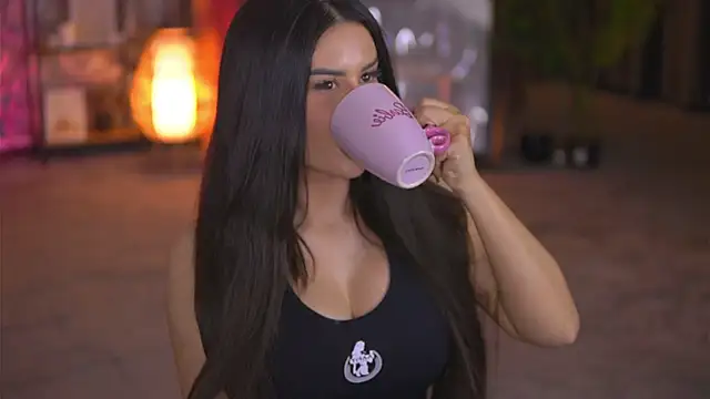 EvaZane online show from 10, 3, 2025