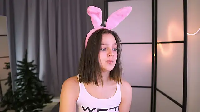 Addelin Moon online show from 2, 12, 2024