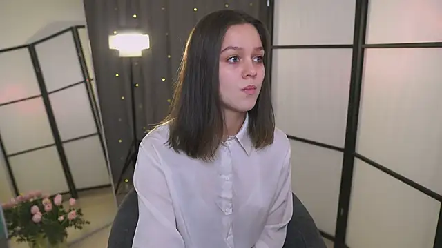 Addelin Moon online show from 9, 3, 2025