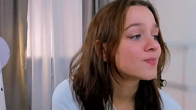 Addelin Moon online show from 12, 9, 2025