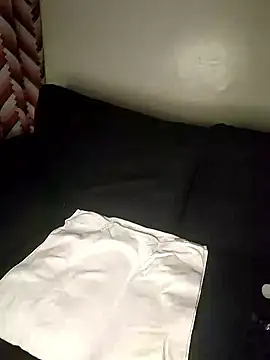 Snapshot of KikiLovesD chatting on 11, 1, 2026 KikiLovesD online show from 11, 1, 2026