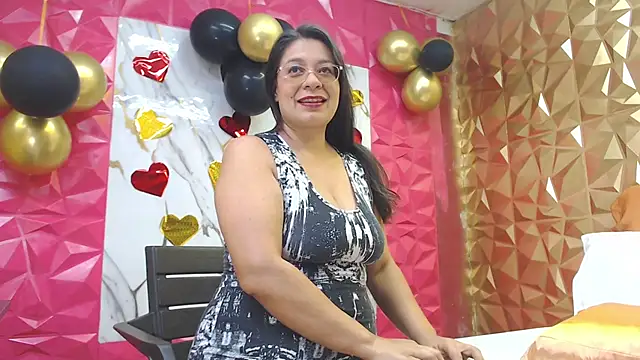 MiaCallie online show from 20, 11, 2025