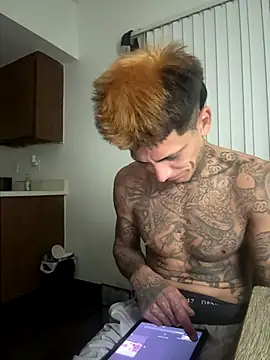 Snapshot of Papinine6 chatting on 14, 12, 2025 Papinine6 online show from 14, 12, 2025