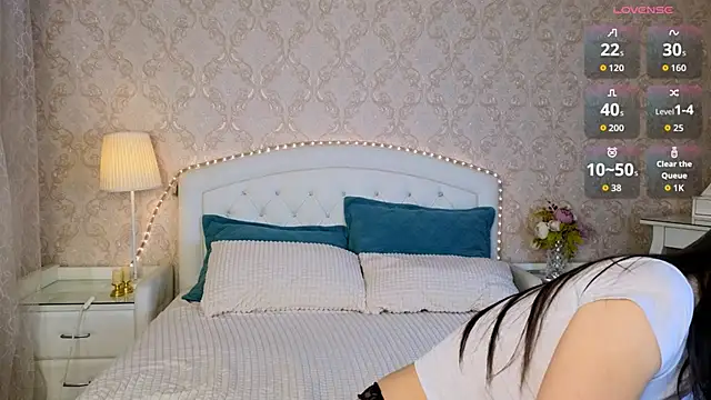 Kaia Sunshine Mia online show from 5, 10, 2025