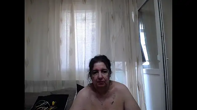Snapshot of maturekorine chatting on 9, 7, 2026 maturekorine online show from 9, 7, 2026