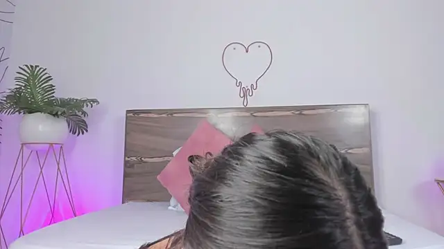 ivette bocelly online show from 4, 3, 2025