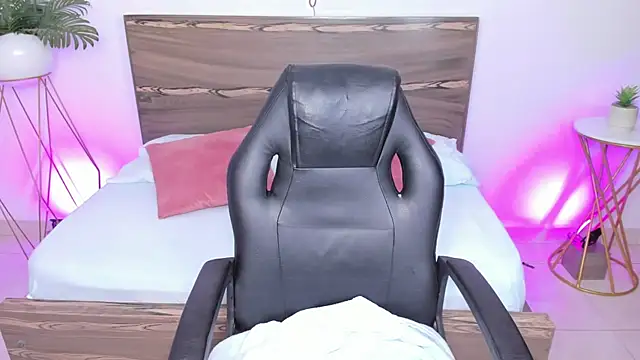 ivette bocelly online show from 10, 3, 2025