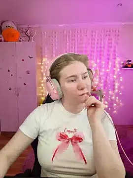 D0nna  online show from 20, 4, 2026