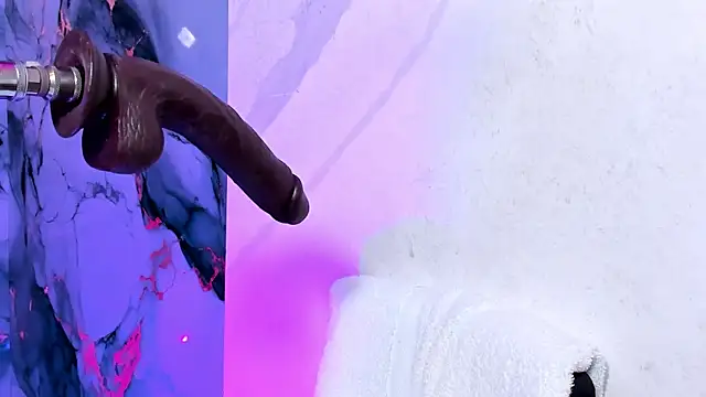 kristal blond online show from 2, 11, 2025