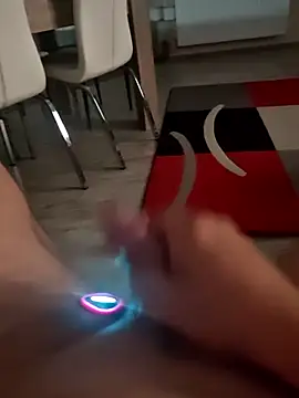 Szeltolo001 online show from 18, 4, 2026