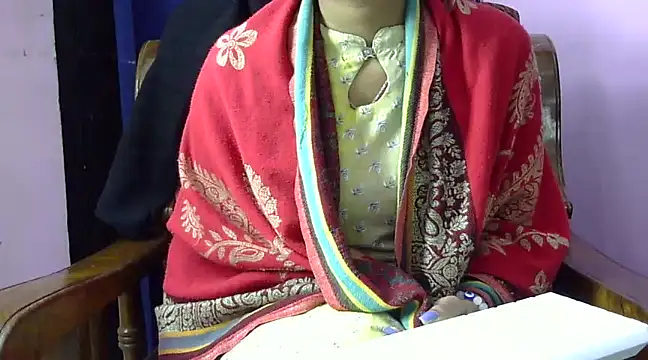 momo lov online show from 7, 1, 2025