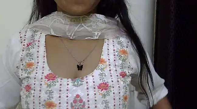 momo lov online show from 7, 3, 2025