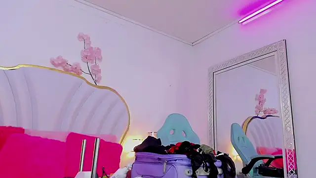 CahitlinBell online show from 7, 2, 2025