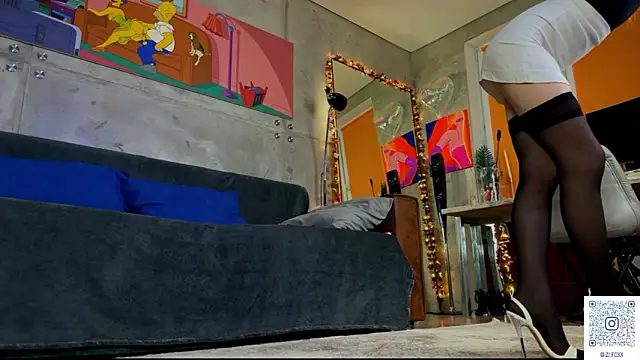 Snapshot of izi-fox chatting on 12, 3, 2026 izi-fox online show from 12, 3, 2026