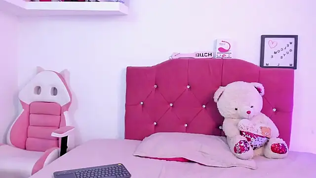 LucianaTomson online show from 24, 1, 2025