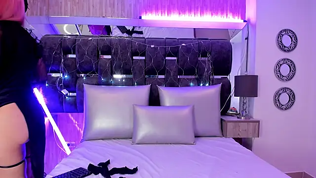 Charlotte Myers online show from 25, 2, 2025